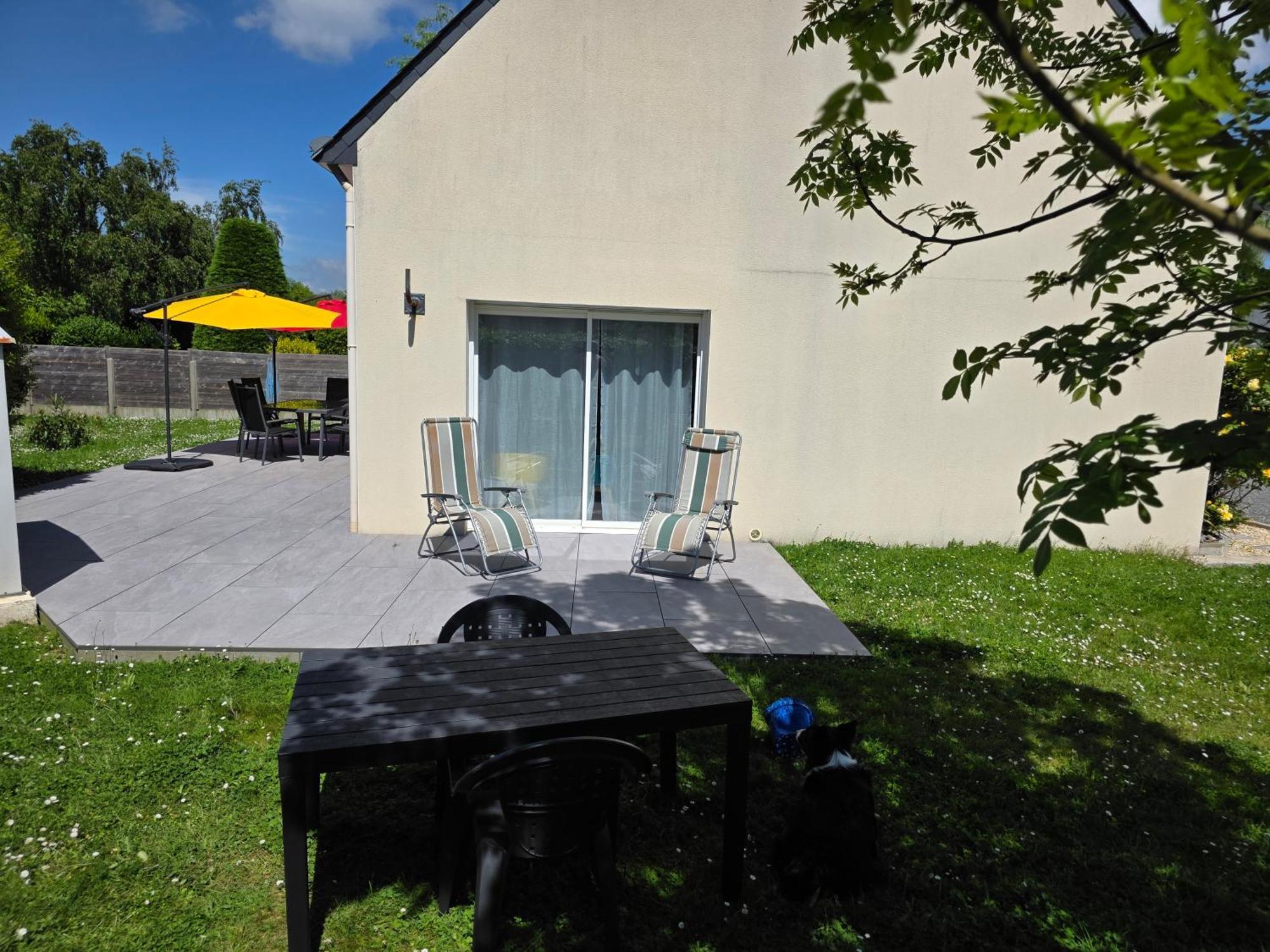 Maison De Famille Situee A Saint-Molf. Kültér fotó